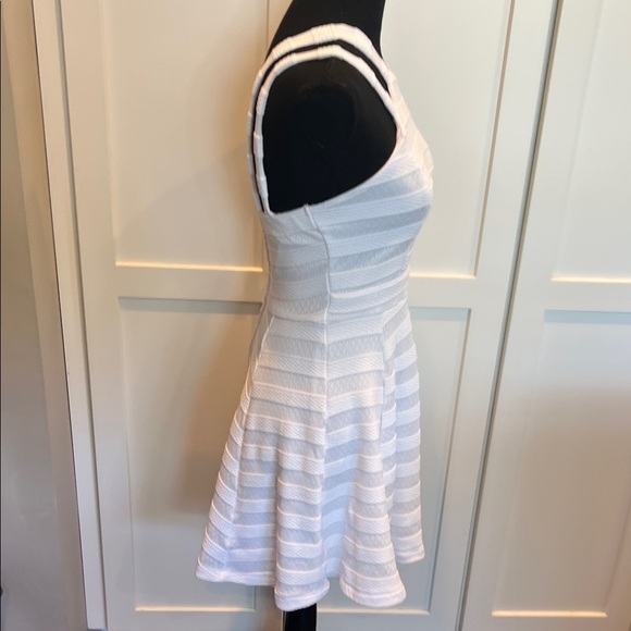 Emerald Sundae Emerald Sundae White Textured White Mini Size S - Picture 5 of 9